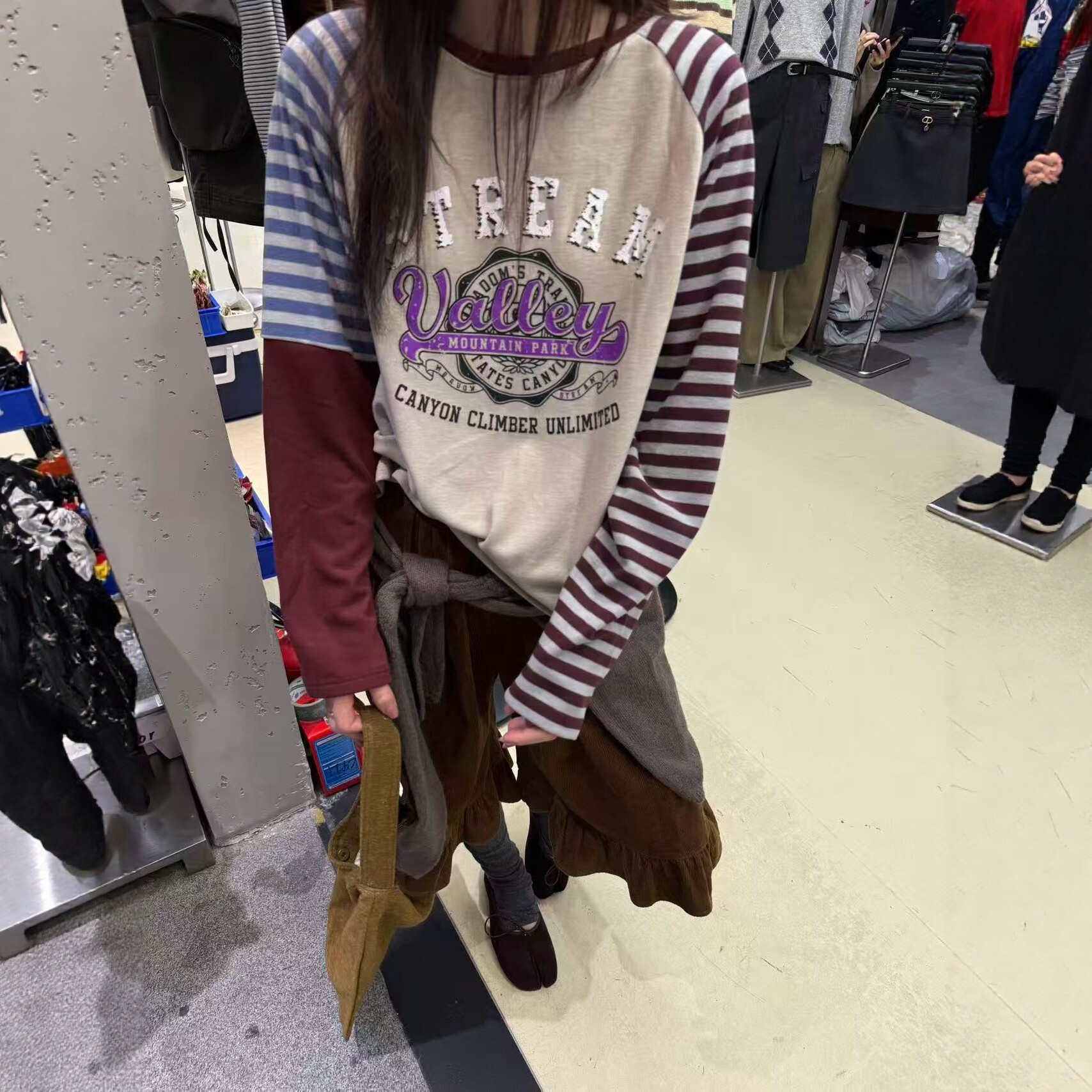 宽松字母印花撞色条纹长袖T恤女