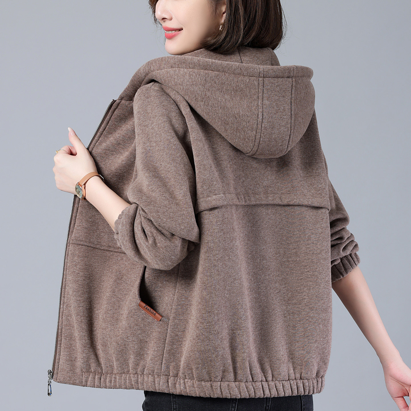 卫衣女春秋2026新款短款早春加厚加绒中老年妈妈连帽休闲夹克外套