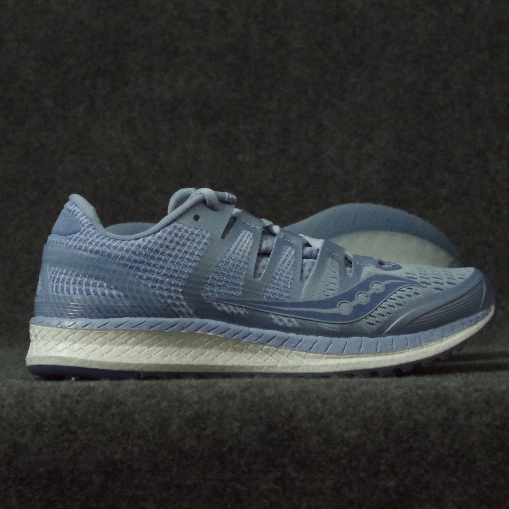 saucony 索康尼 liberty iso 女子轻量支撑缓震跑步鞋 解放