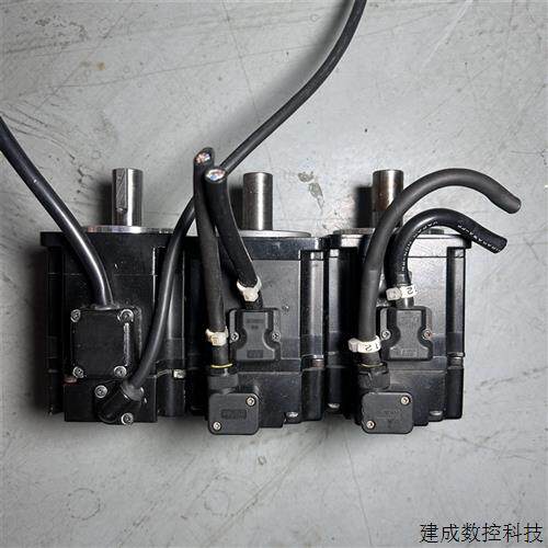 议价安川SGMJV-02ADE6S伺服马达 200W 全新原装 现货 议价出