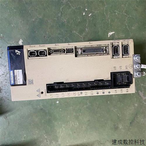 议价SGD7W-1R6A20A伺服驱动器