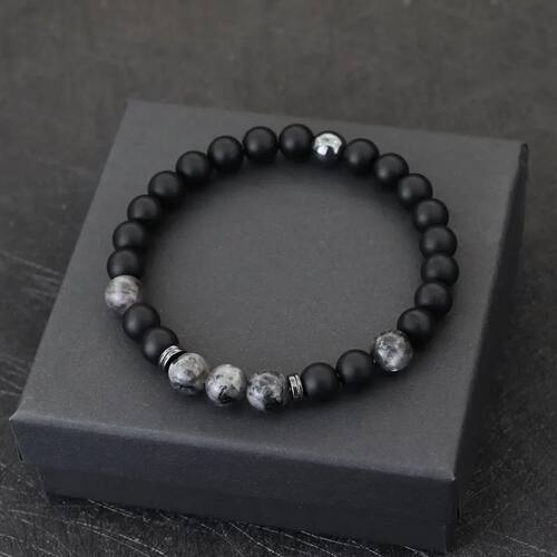 Men‘s Chic Black & Red Bead Bracelet With Metal Details