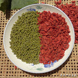 头茬中等大小的枸杞干宁夏中宁产地直发干燥不结块不发粘干净均匀