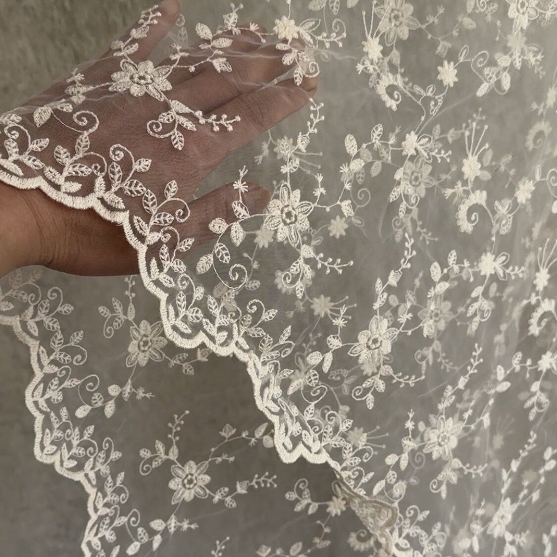 米色刺绣蕾丝网纱面料绣花辅料服装连衣裙旗袍婚纱设计师布料Diy