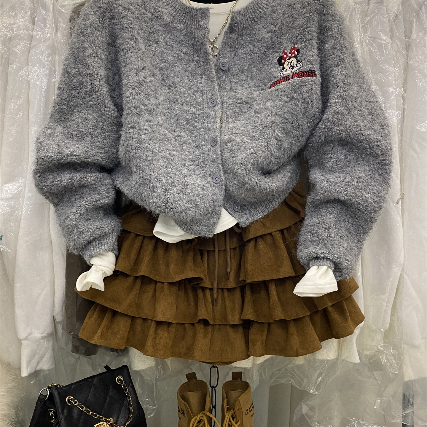 卡通刺绣圆领单排扣针织开衫毛衣