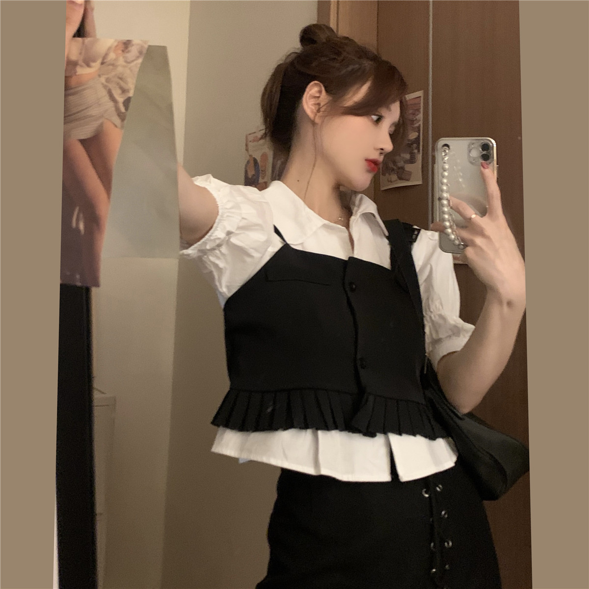 Korean girls' versatile baby collar short sleeve shirt, pleated vest suit + Lace Up Skirt
