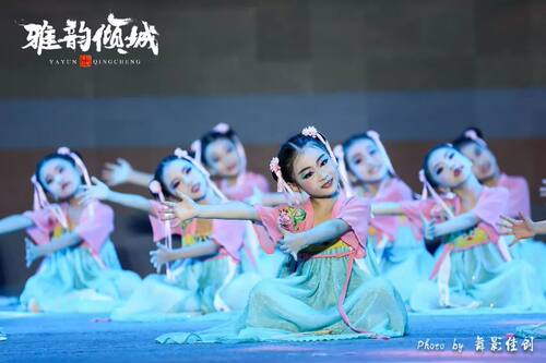 雅韵倾城花蝴蝶掌中宝同款演出服装儿童汉服女童古装改良襦裙