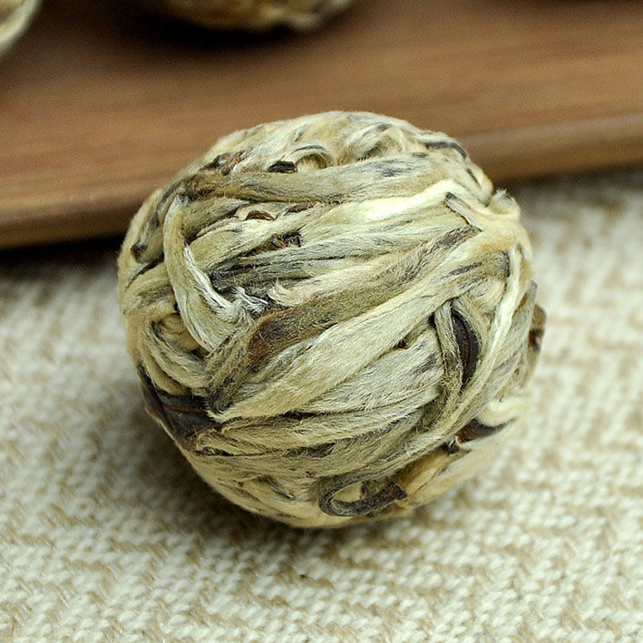 普洱生茶月光白小龙珠