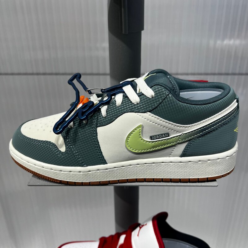 Nike耐克大童男女AIR JORDAN AJ1运动篮球休闲板鞋IB7112-001
