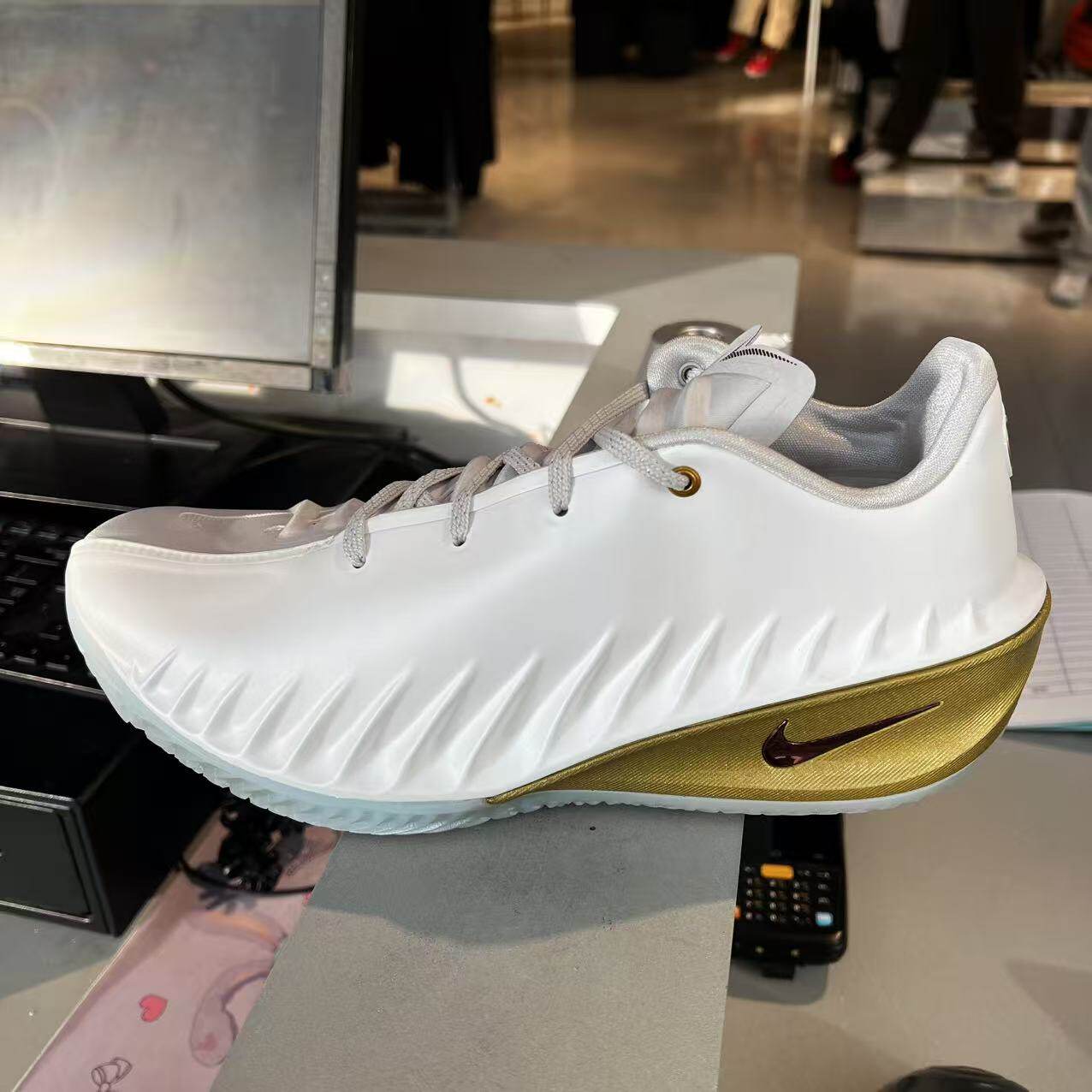 NIKE耐克男鞋G.T. CUT 4 CNY EP运动训练篮球鞋IB6728-100
