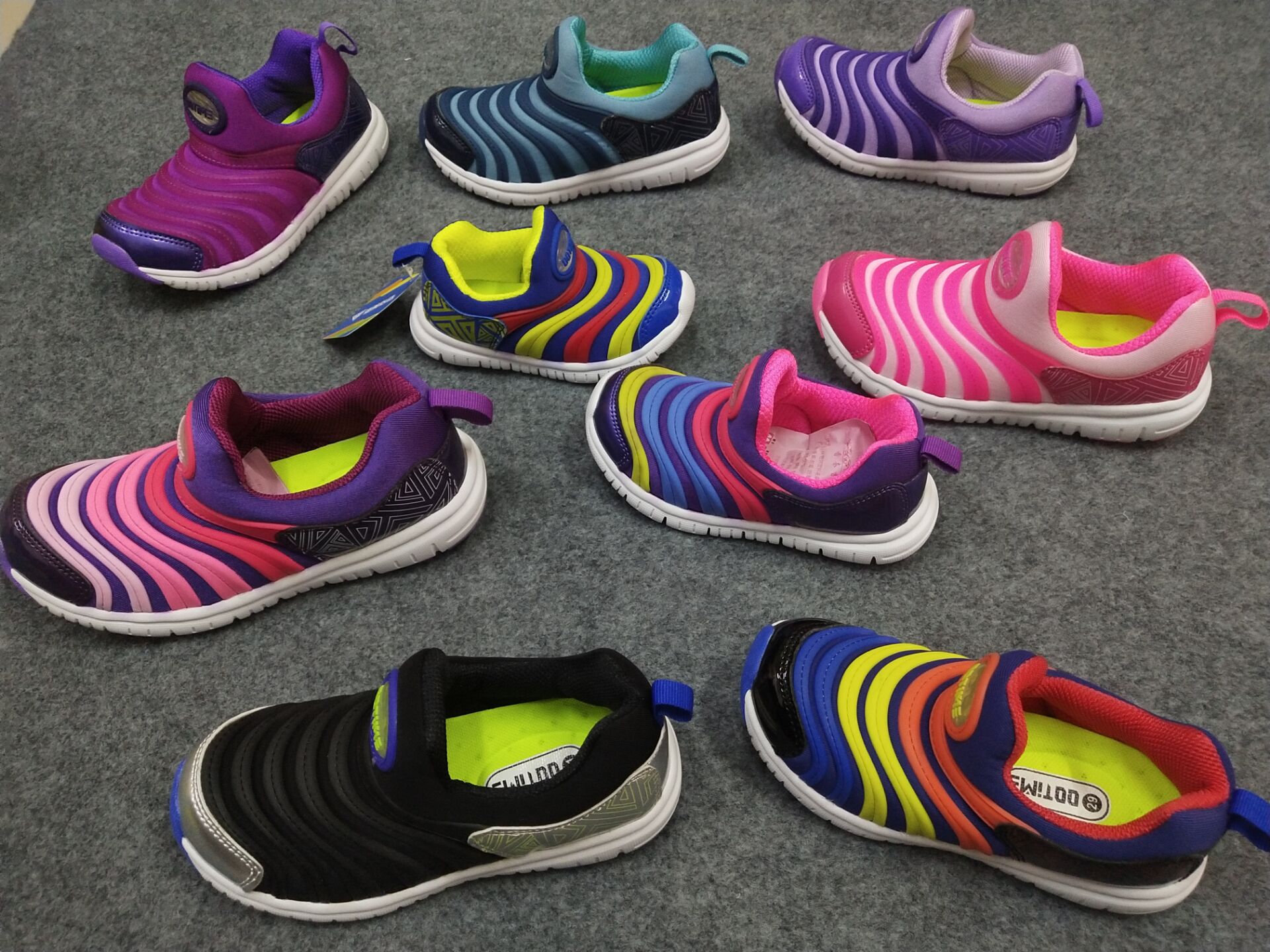 春秋小学生毛毛虫女童运动