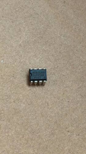 全新 AT24C01 24C01AN 24C01BN 24C01 DIP-8 存储器