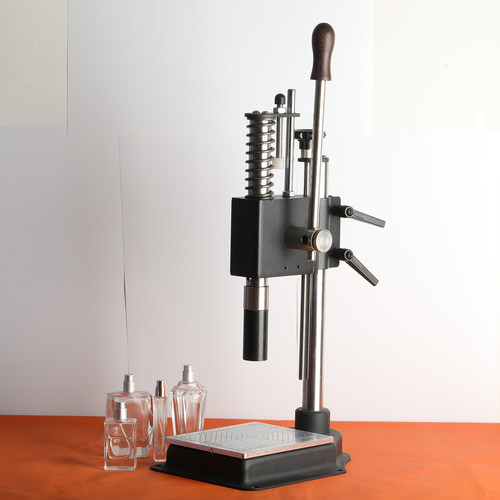 手动香水瓶中环中套压环机