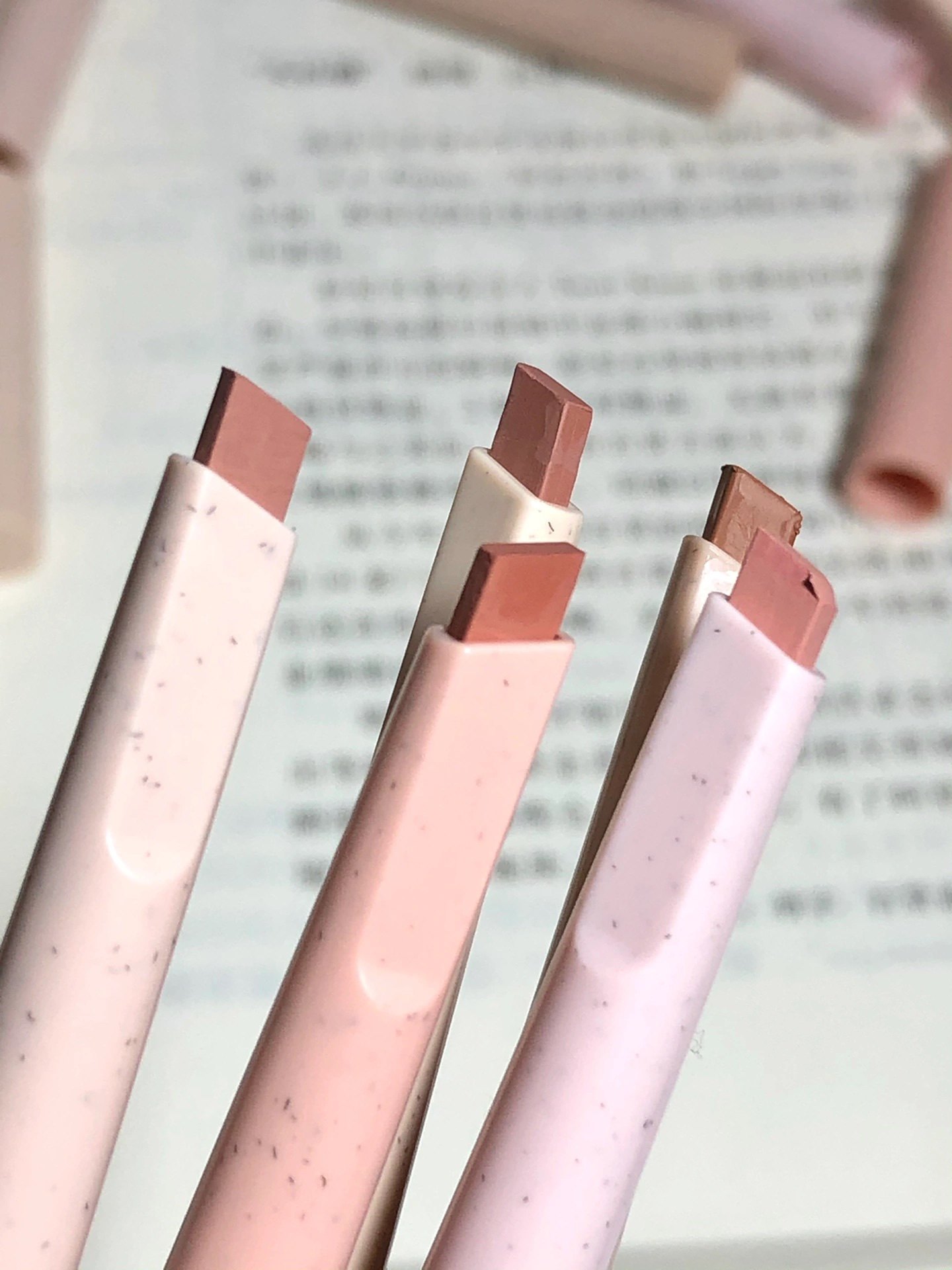 孤品低饱和肉桂奶茶唇线笔花洛莉亚哑光丝绒质地女高中生伪素颜,彩妆/香水/美妆工具,唇膏/口红,淘宝优惠券,粉丝福利购,淘宝优惠卷