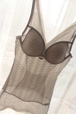 出口日本外贸原单薄款黑色墨绿色透气蕾丝性感无钢圈背心塑身衣