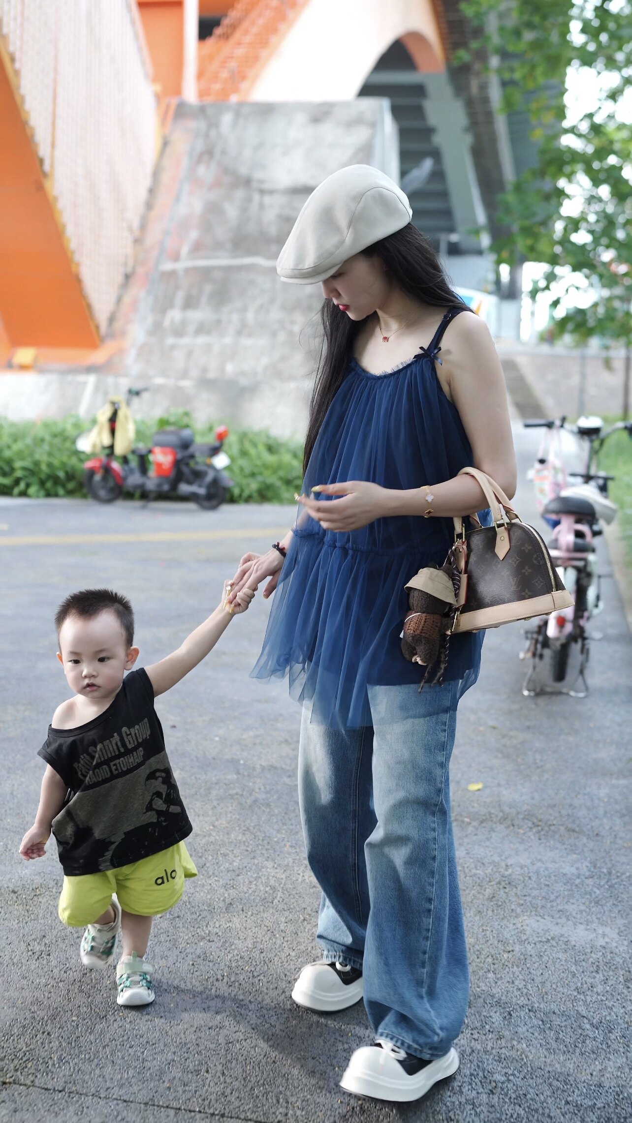 苗与木宝石蓝蝴蝶结藏青吊带网纱蓬蓬裙连衣裙甜美显瘦2025女夏