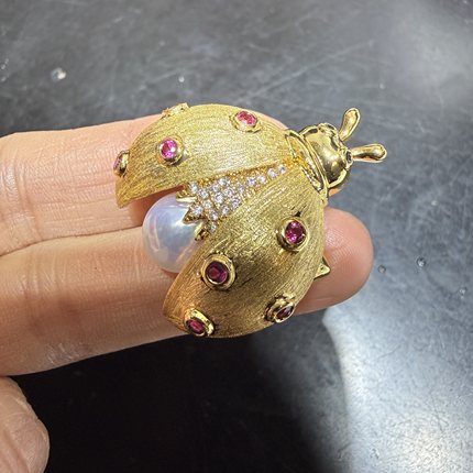 精致天然淡水珍珠胸针精工可爱瓢虫9-10mm光泽天花板秋冬大衣搭配