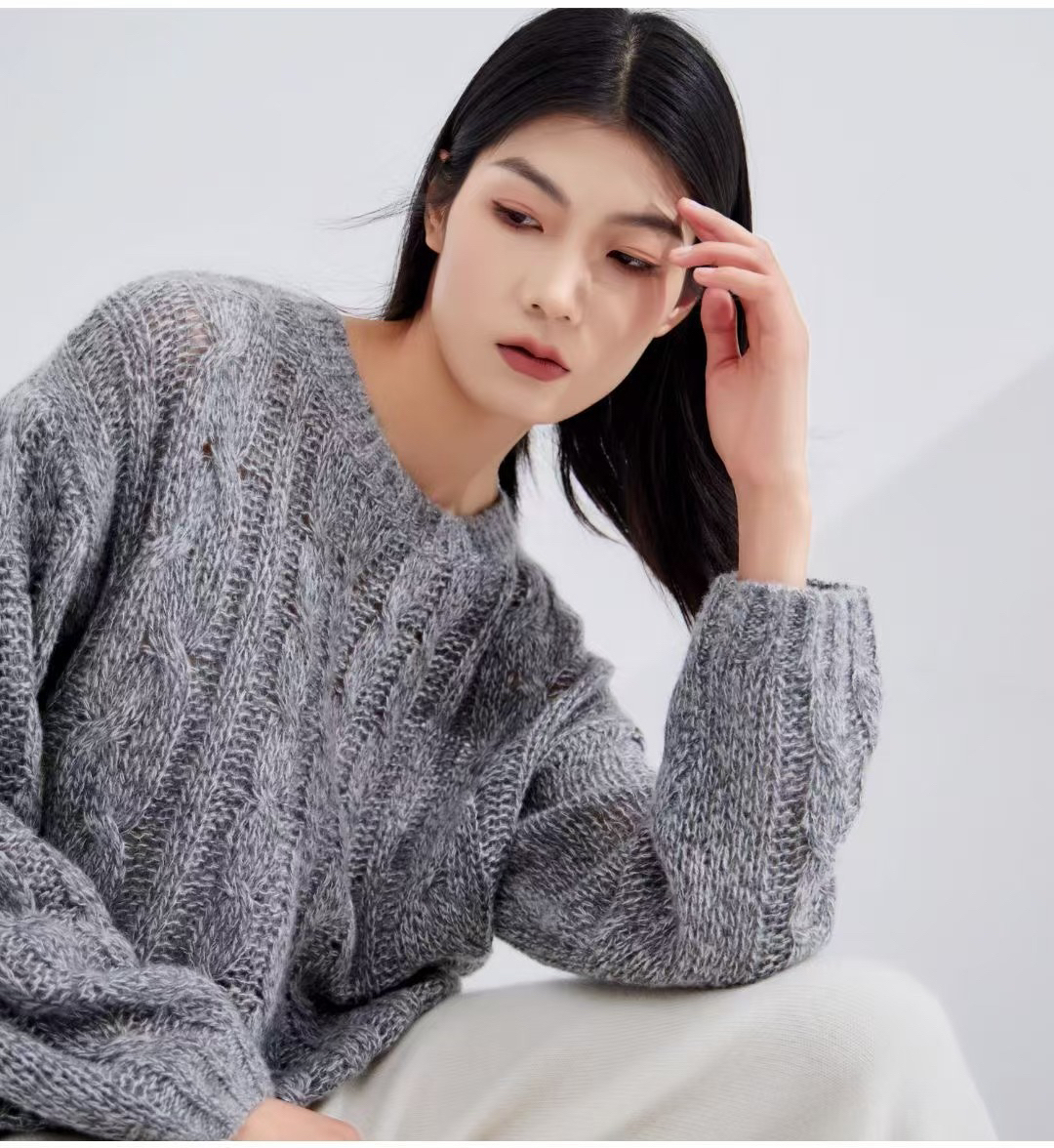 慵懒休闲长袖针织衫上衣女冬季新款软糯白厂丝山羊绒毛衣