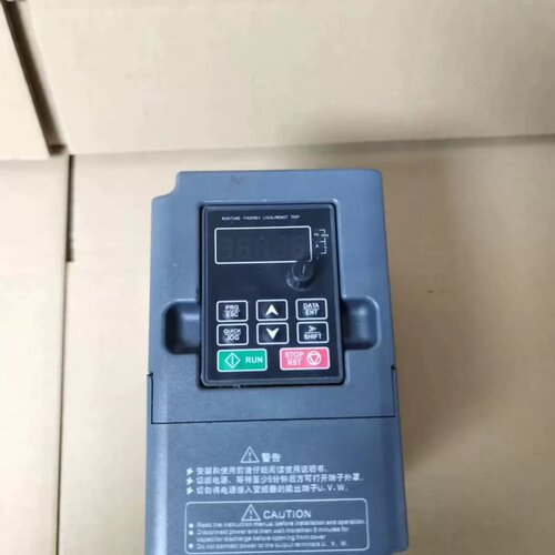 拆机深圳丹佛斯2.2KW变频器 型号DS910F-2R2G-