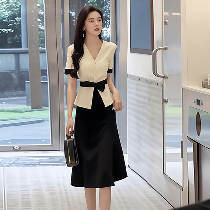 2025夏新款时尚套装半身裙减龄气质V领上衣小香风高级感两件套女