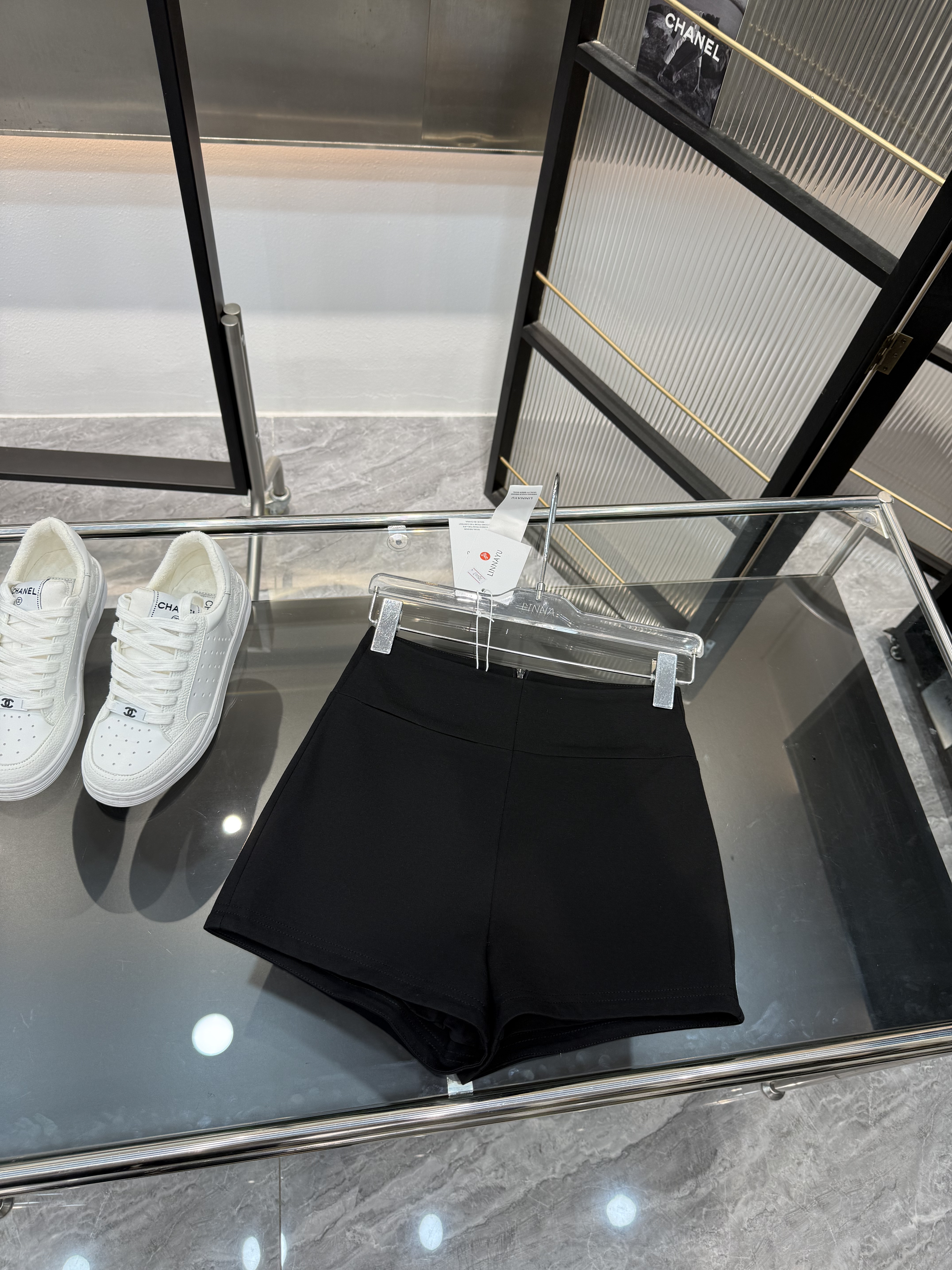 2026夏季新款纯色简约高腰短裤女韩版气质辣妹a字阔腿打底西装裤