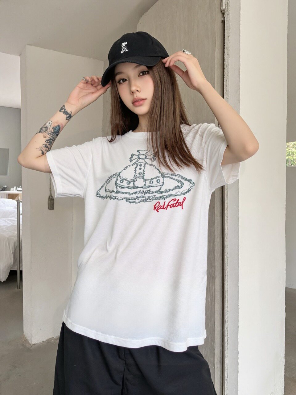 2026夏季新款短袖T恤女宽松圆领套头打底衫上衣纯棉糖果刺绣土星