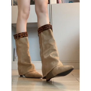 辣妹豹纹尖头裤管靴女秋2026新款复古两穿可拆卸皮带扣坡跟中筒靴