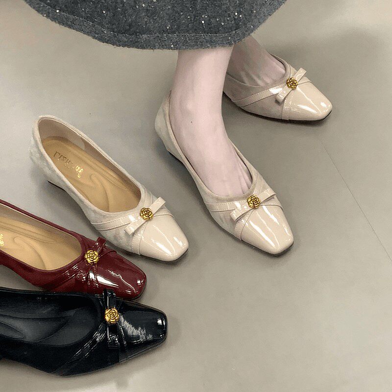 方头蝴蝶结坡跟浅口单鞋女2026春秋新款复古绒面通勤山茶花晚晚鞋