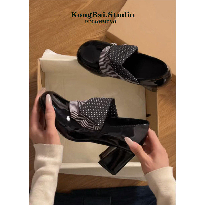 复古风黑色设计感高跟鞋女粗跟波点条纹翻盖拼接气质时尚深口单鞋,女鞋,深口单鞋,淘宝优惠券,粉丝福利购,淘宝优惠卷