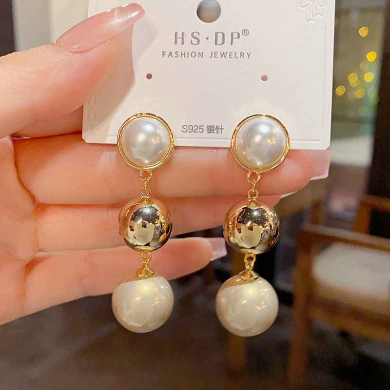 轻奢小众设计感珍珠金属球球耳环2026新款轻奢耳饰耳钉气质耳坠潮