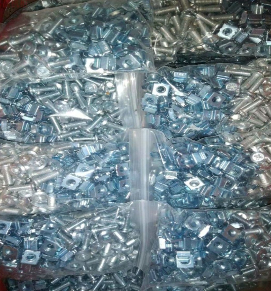 5000套低价清库存全新卡扣式弹性螺母M6十机架螺丝机柜