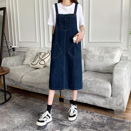 Actual shooting of the new Hong Kong style dress in summer 2022 women's loose and thin medium and long denim strap skirt