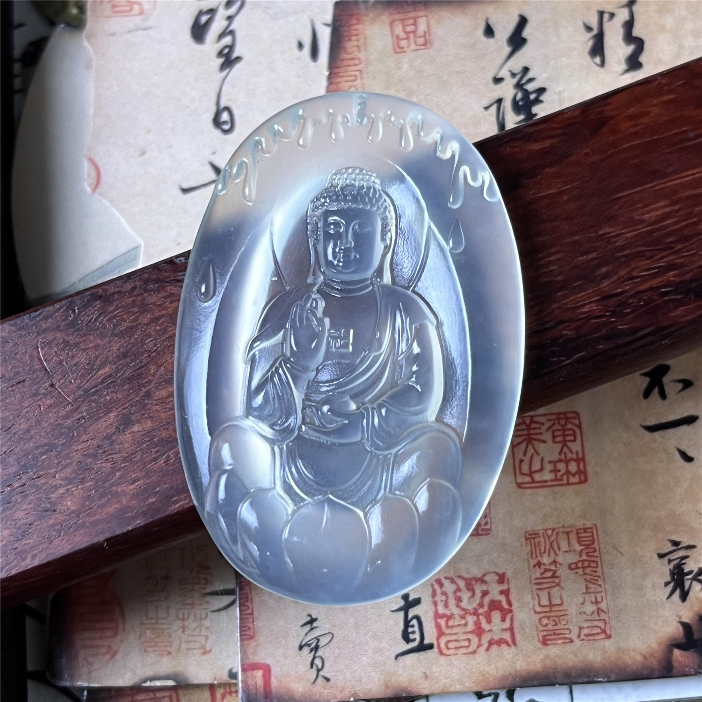 天然岫玉大日如来吊坠保真冰种随型本命佛玉石挂件实物拍摄礼物玉