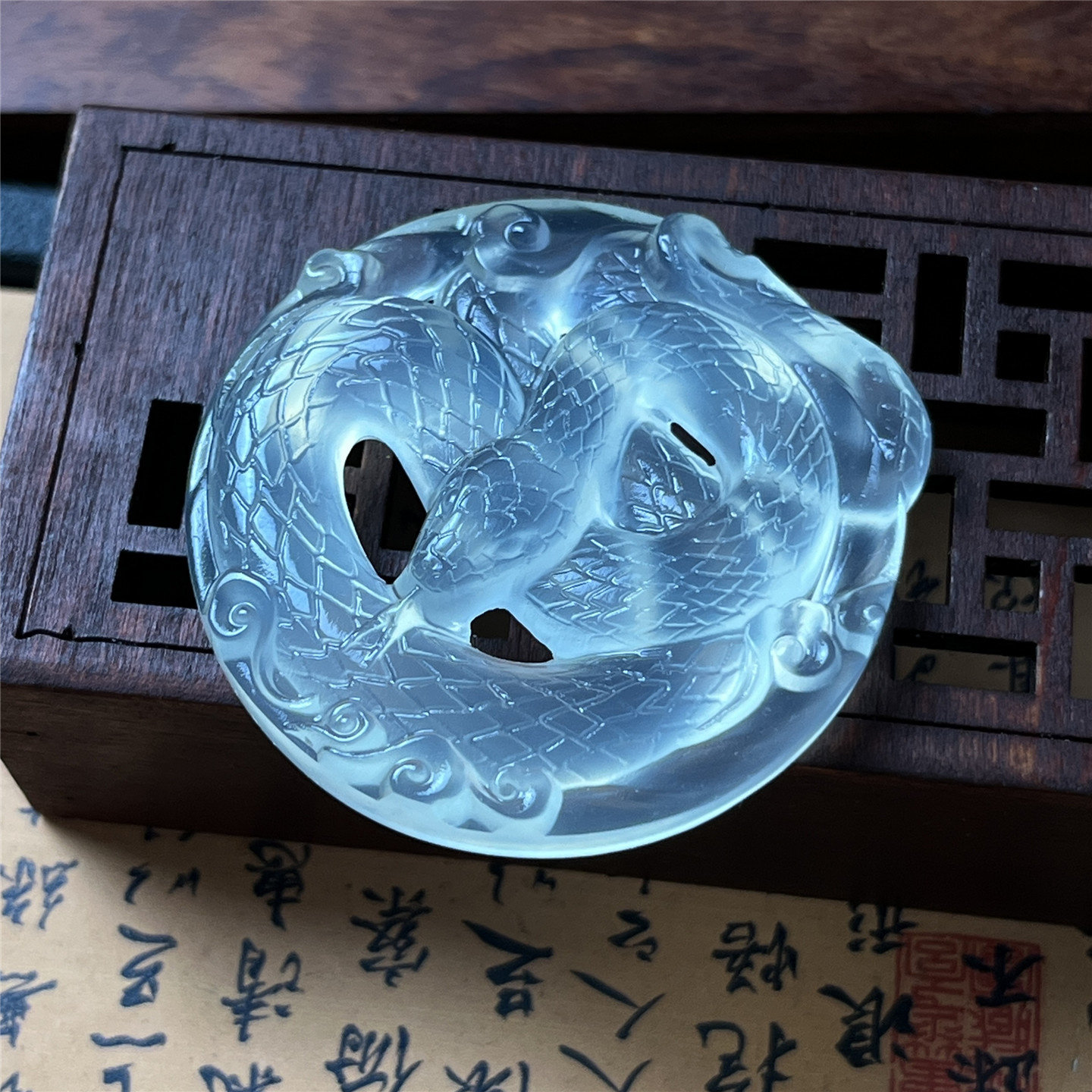 天然岫玉蛇牌吊坠保真高品质冰种玉石挂件男女款实物拍摄礼物收藏