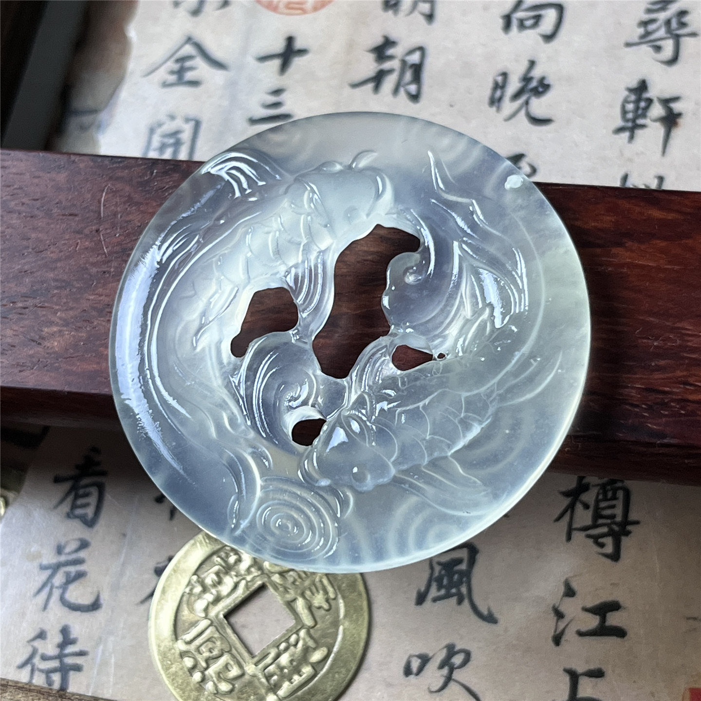 天然岫玉双鱼吊坠保真冰种镂空雕刻仿古阴阳鱼男女款产地直发实拍