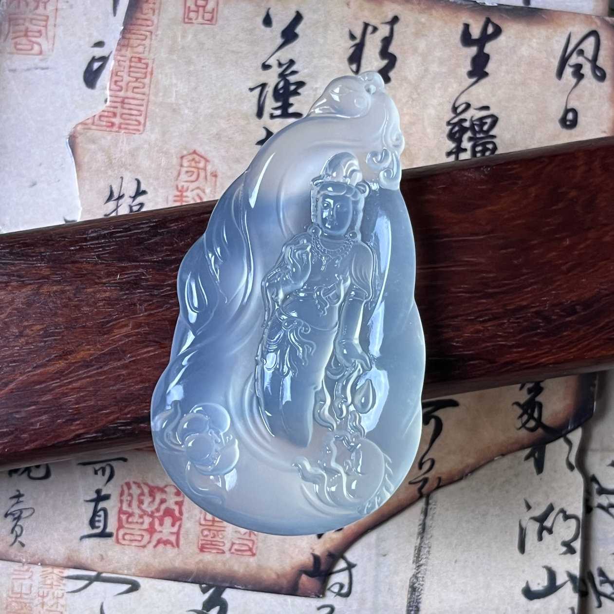 天然岫玉观音菩萨吊坠保真随型精工仿古人物玉石挂件实物拍摄特价