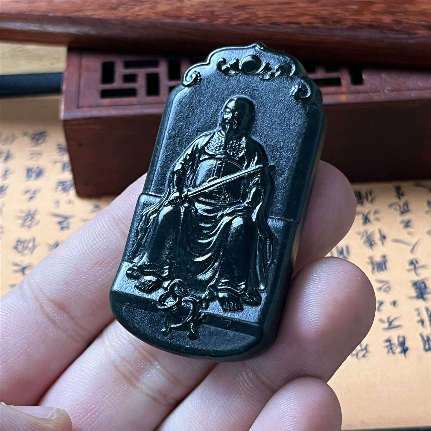 天然岫玉真武大帝吊坠保真双面精雕刻玉石挂件男女款仿古人物玉坠