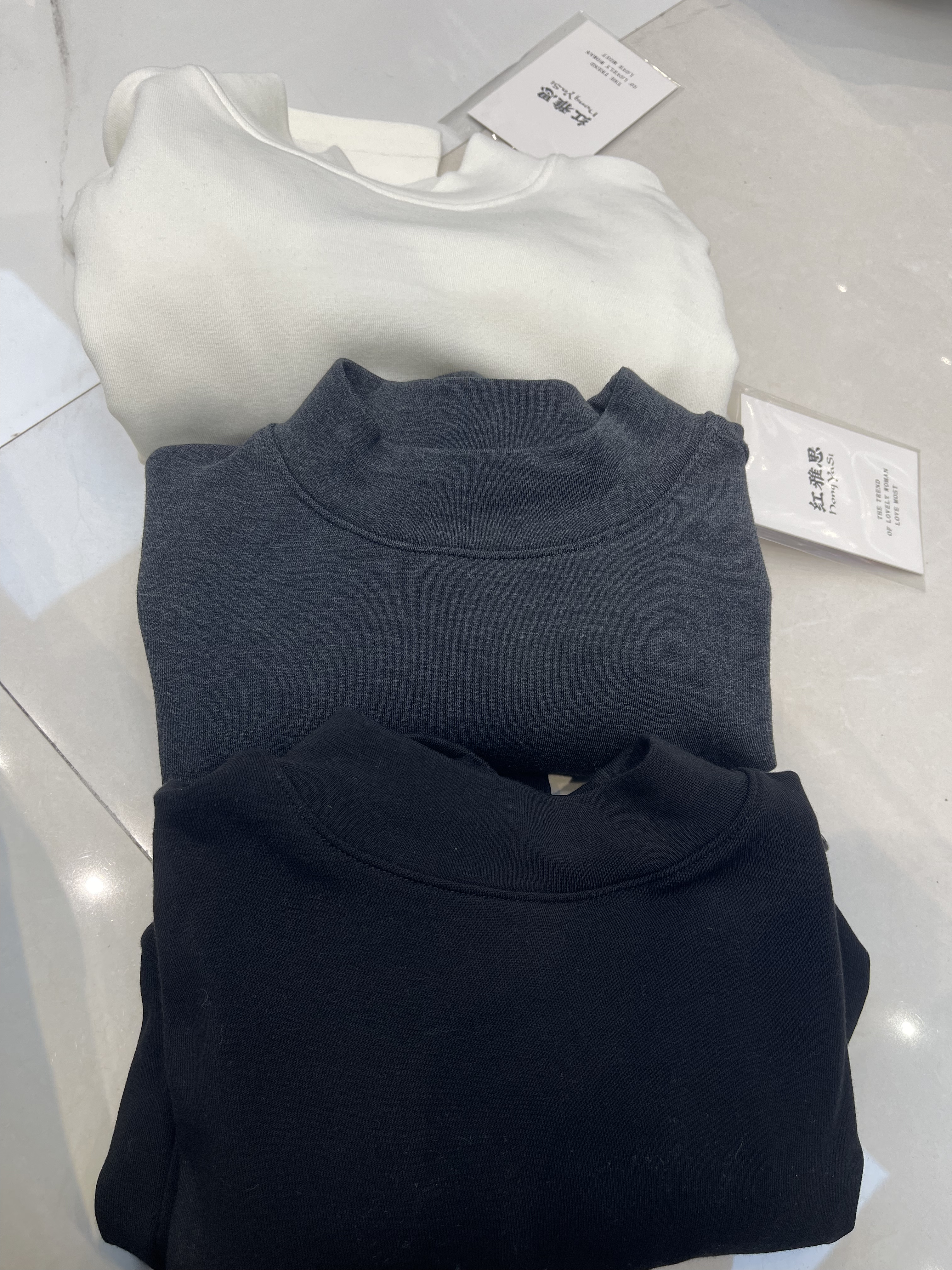 蛋白羊绒长袖打底衫女2025秋冬新款软糯保暖加绒磨毛小立领上衣