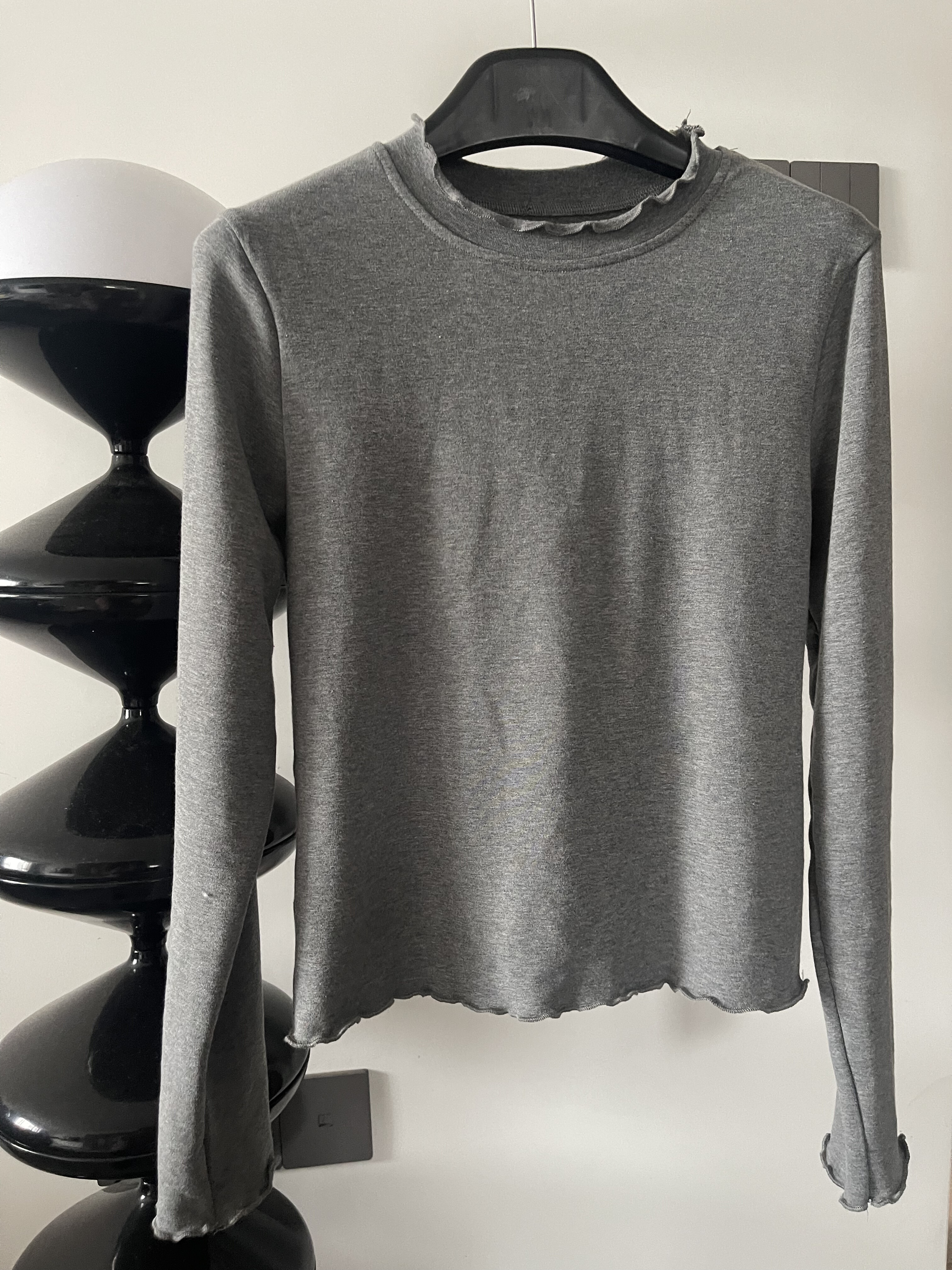 2025秋冬新款韩版宽松休闲百搭圆领木耳边长袖T恤女时尚打底上衣