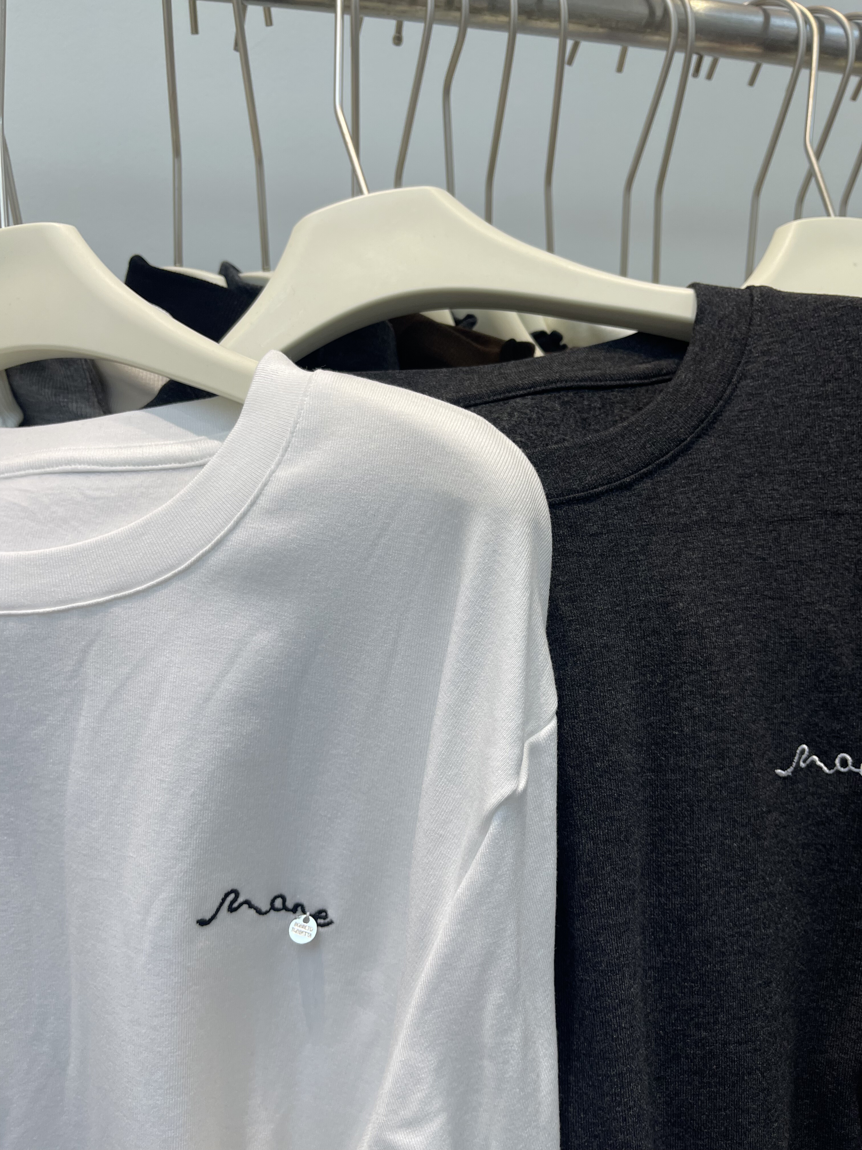 新款韩版圆领简约通勤百搭宽松白色长袖T恤女叠穿上衣潮