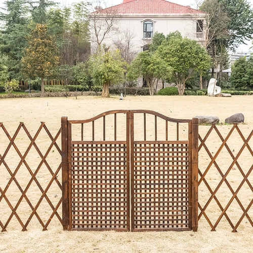 На открытом воздухе на открытом воздухе на полке виноград