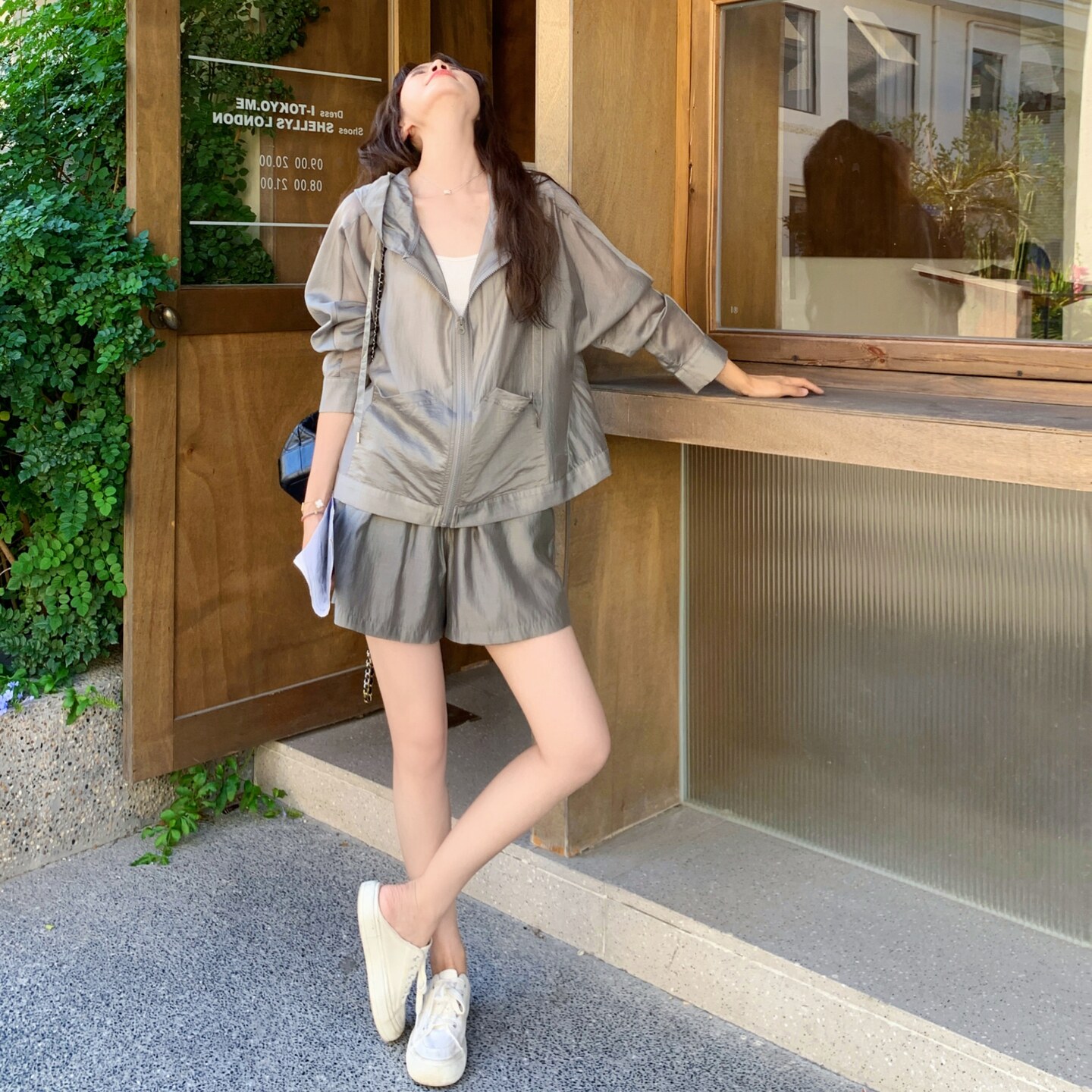 灰色轻薄连帽防晒开衫短款套装女2025夏季新款韩版时尚休闲两件套,女装防晒衣,2C207