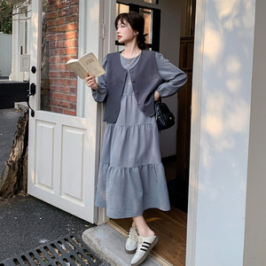 灰色轻熟风马甲连衣裙套装女2025年秋季新款法式高级感长裙两件套图片