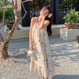 海边度假风碎花吊带连衣裙女2025夏季新款法式超好看气质绝美长裙，女装连衣裙，2C207