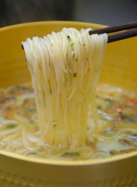 秋畋 云南松茸鸡汤米线米粉菌菇带料包方便速食宵夜牛肝菌