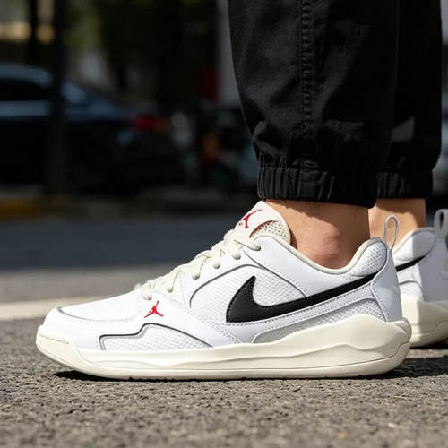 NIKE/耐克男鞋JORDAN低帮简约潮流百搭耐磨运动休闲鞋 IR7568-101