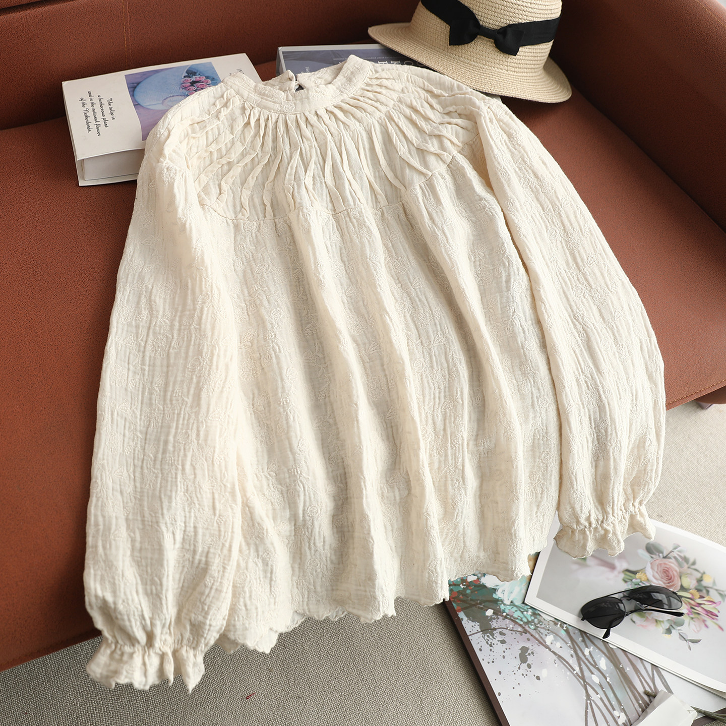 新款捏褶小立领刺绣套头长袖衬衫女宽松百搭小清新减龄棉纱娃娃衫