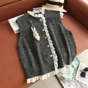 森系小清新新款花边了针织马甲女可爱胸针无袖毛衣坎肩背心上衣