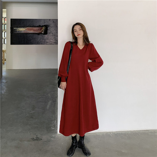 Real price knitting Red New Year's dress with medium and long style and slim skirt