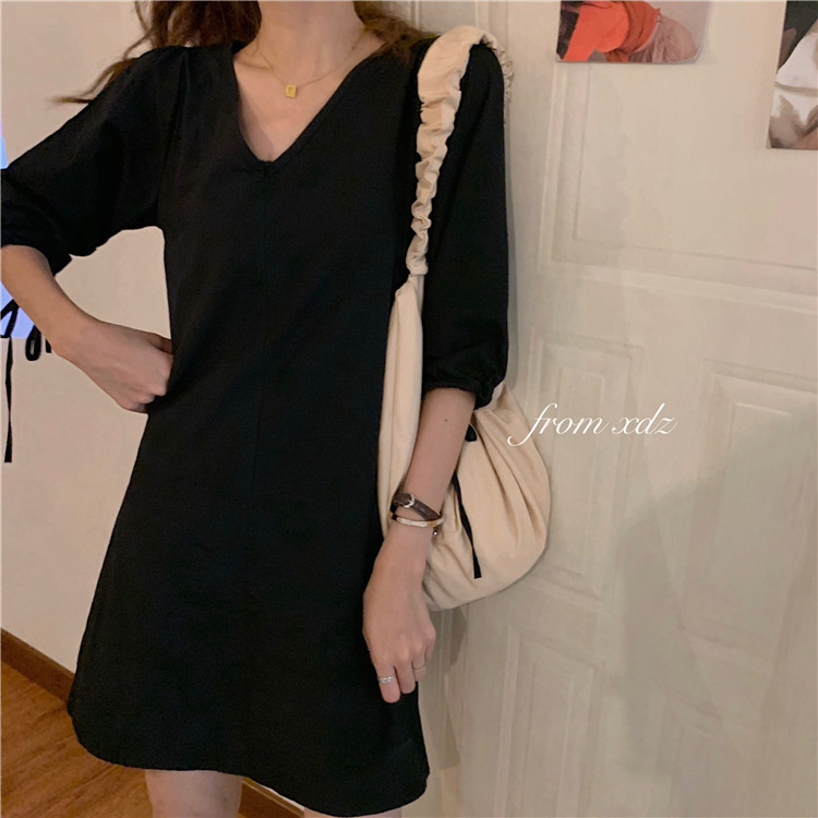 Real photo, real price, Hepburn style, vintage V-neck dress, women's Korean version, slim waist, long skirt, 2020 summer